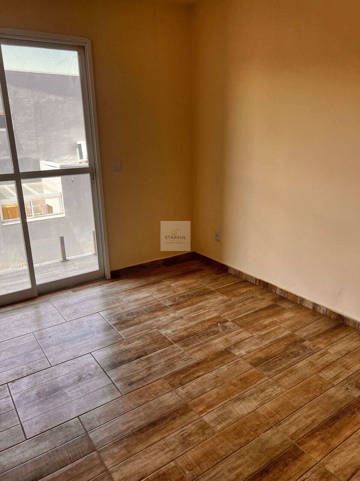 Sobrado à venda com 2 quartos, 72,00m² - Passos dos Ferreiros,Gravataí