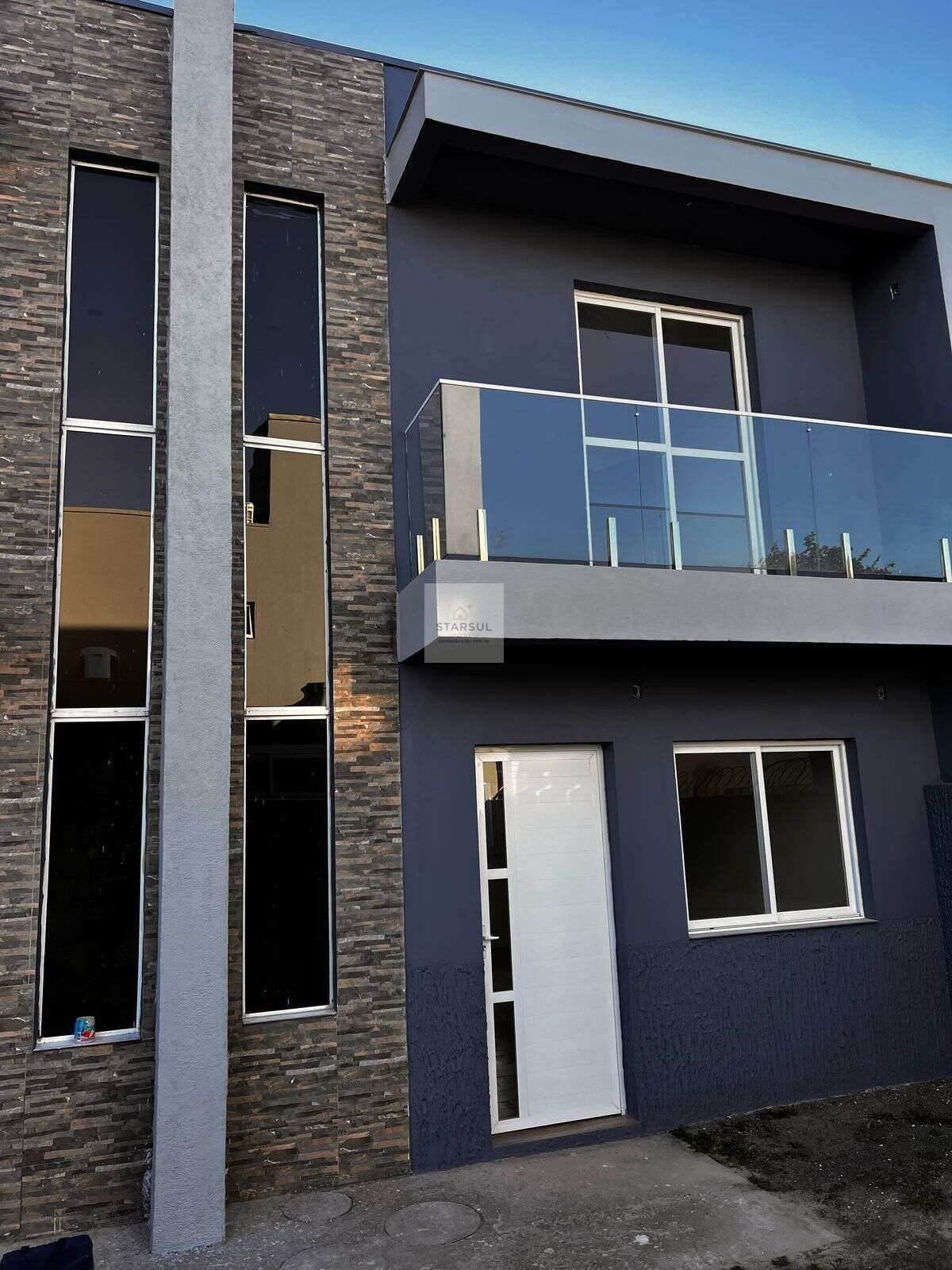 Sobrado à venda com 2 quartos, 72,00m² - Passos dos Ferreiros,Gravataí