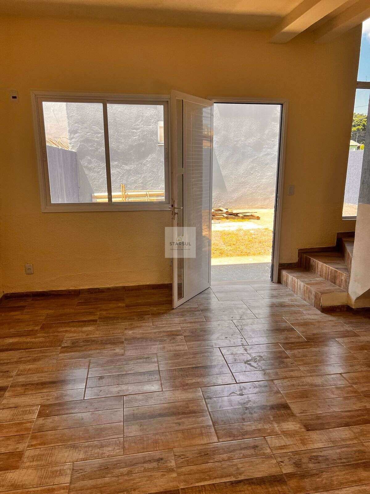 Sobrado à venda com 2 quartos, 72,00m² - Passos dos Ferreiros,Gravataí