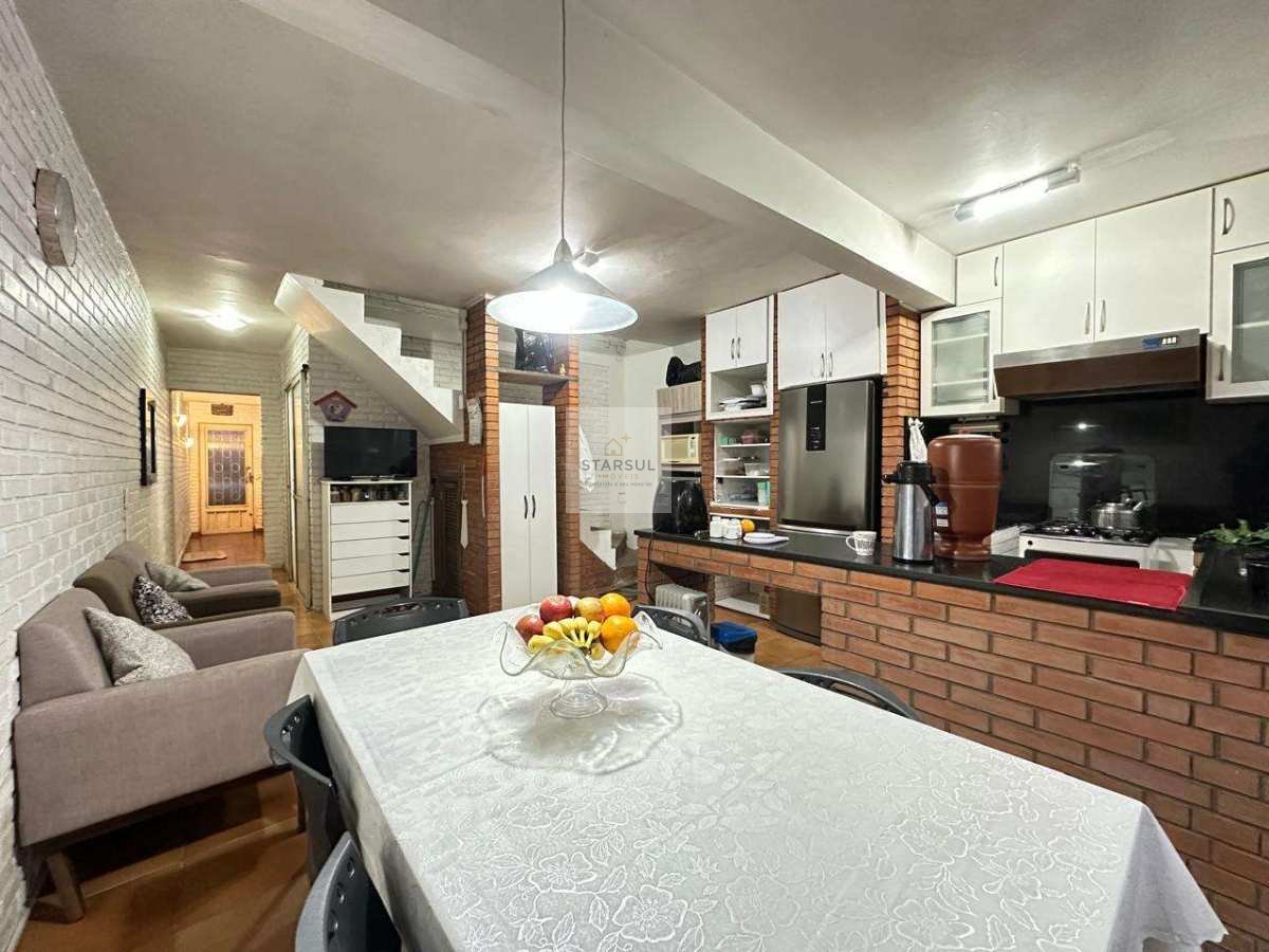 Sobrado à venda com 2 quartos, 240m² - São Geraldo,Porto Alegre