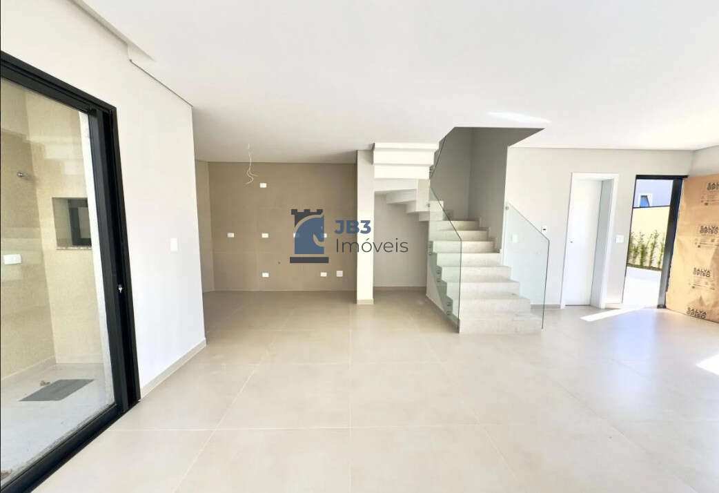 Casa à venda com 3 quartos, 127m² - Jardim das Américas,Curitiba