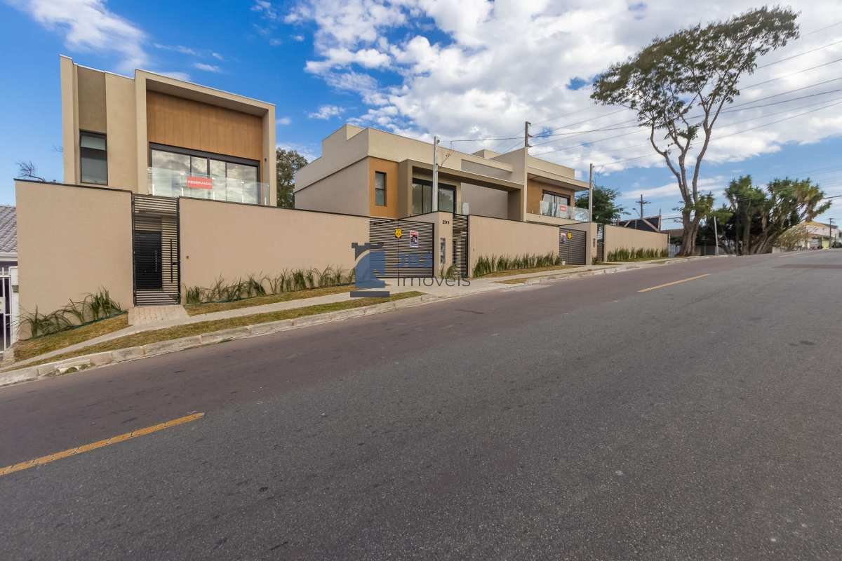 Casa à venda com 3 quartos, 145m² - Uberaba,Curitiba