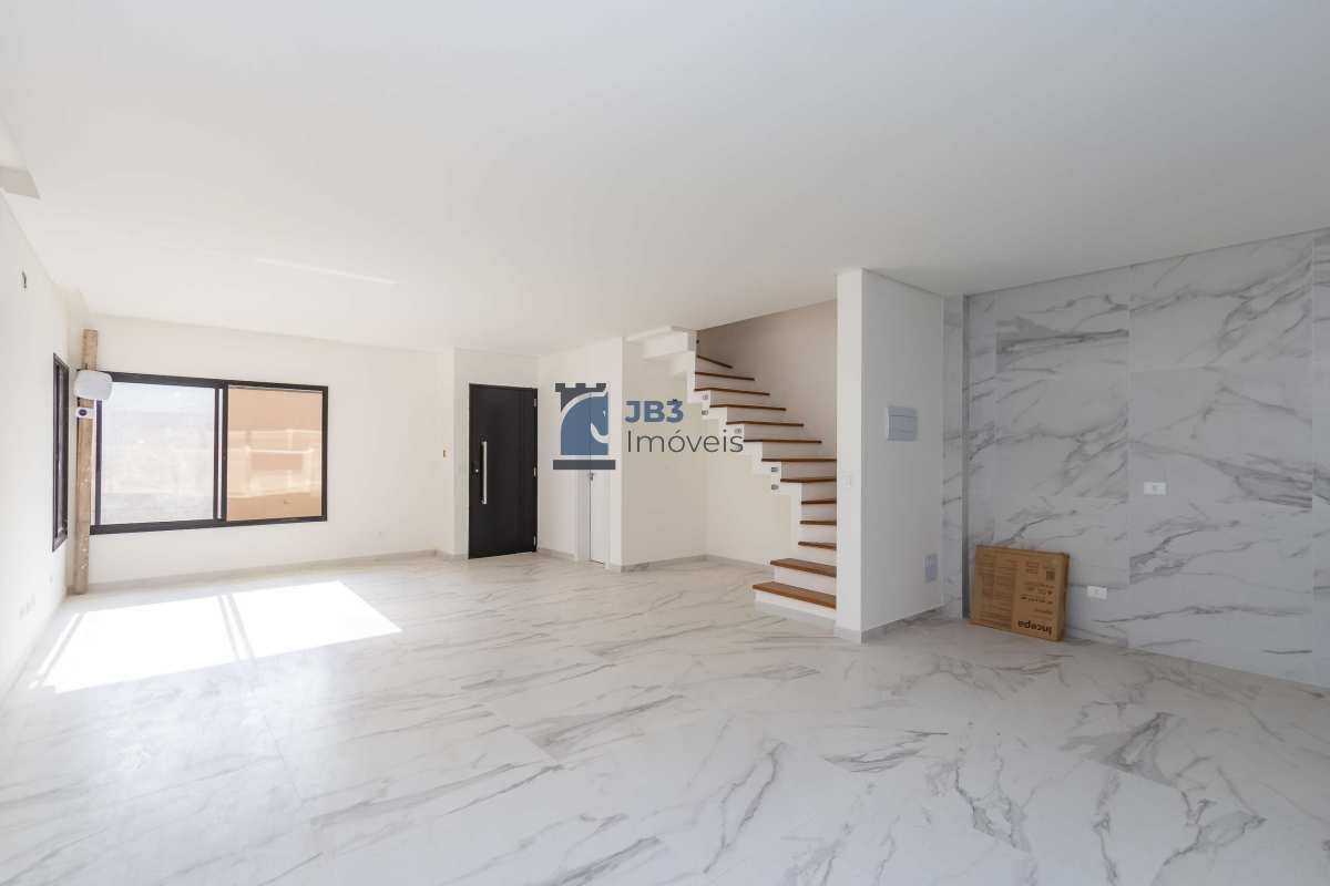 Casa à venda com 3 quartos, 145m² - Uberaba,Curitiba