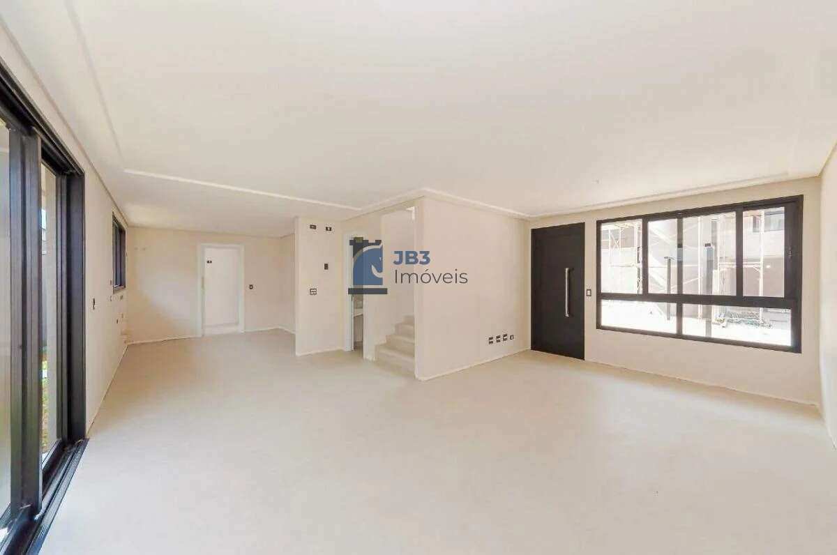 Sobrado à venda com 3 quartos, 185m² - Santa Felicidade,Curitiba