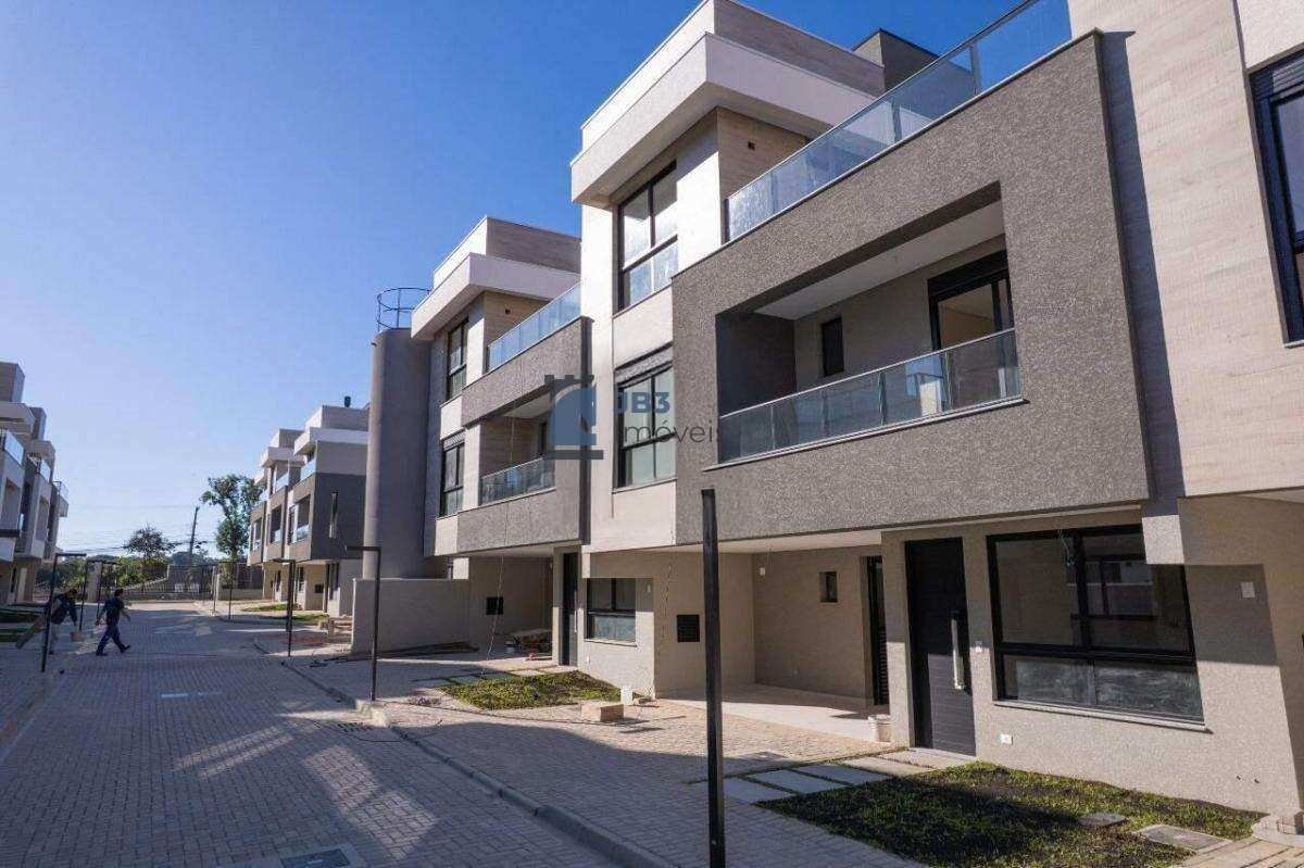 Sobrado à venda com 3 quartos, 185m² - Santa Felicidade,Curitiba