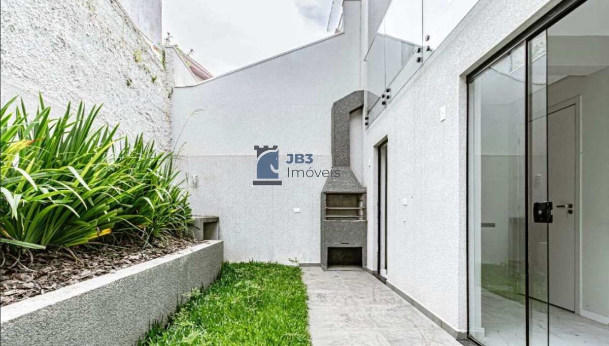 Sobrado à venda com 3 quartos, 127m² - Tingui,Curitiba