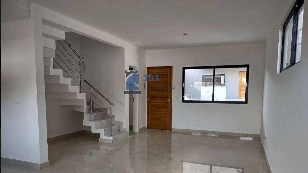 Sobrado em condomínio à venda com 3 quartos, 117m² - Boa Vista,Curitiba