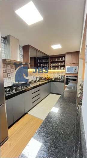 Sobrado em condomínio à venda com 3 quartos, 150m² - Boa Vista,Curitiba