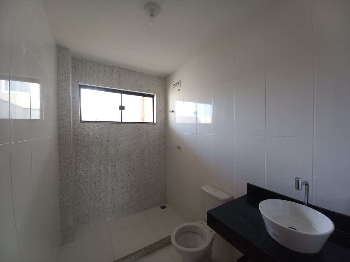 EXCELENTE CASA DUPLEX NO PARQUE GUARÁ - Agatha Christie Imóveis