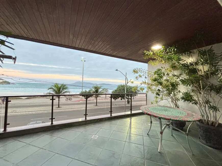 Apartamento à venda com 3 quartos - ,