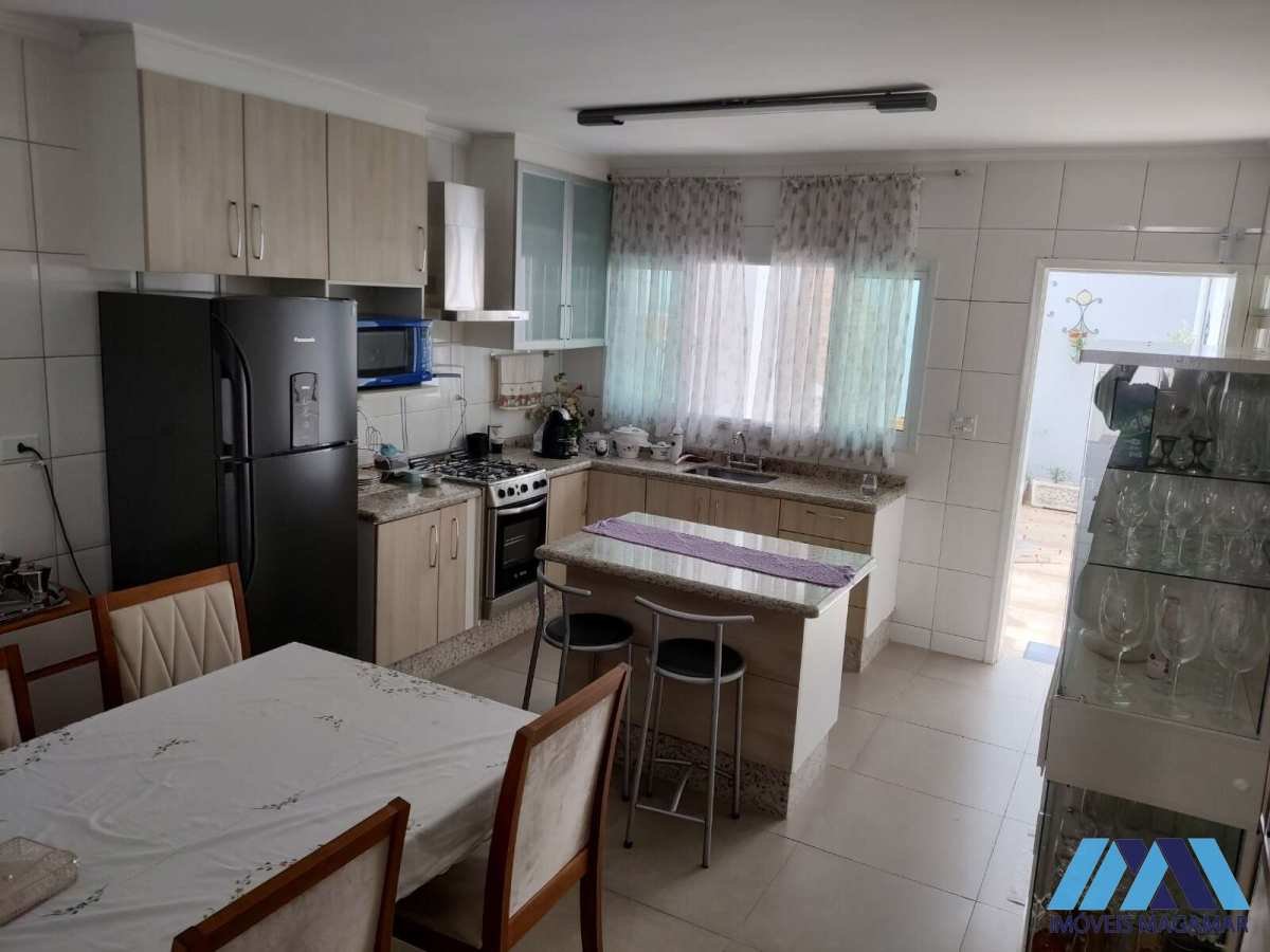 Sobrado à venda em Santo André, Vila Metalúrgica, com 3 quartos, 138m² - Imóveis Magamar
