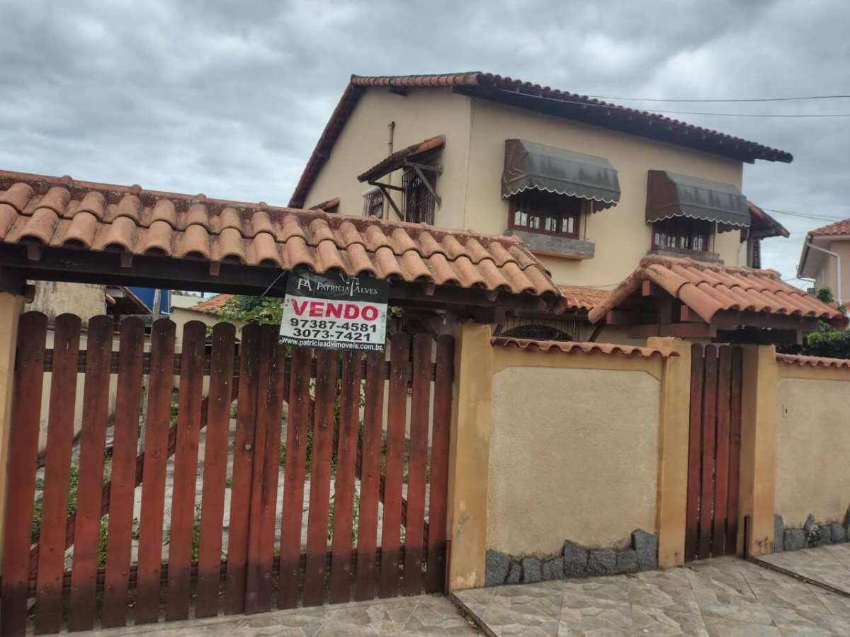 Casa à venda com 3 quartos, 136m² - ,