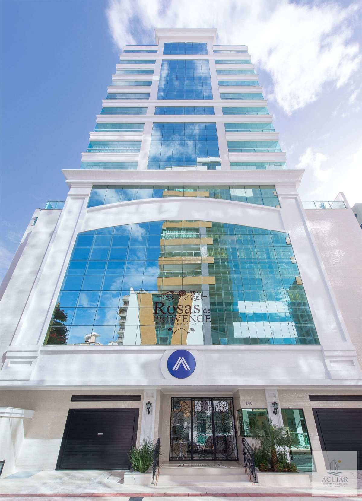 Apartamento à venda com 3 quartos, 126m² - Meia Praia,Itapema