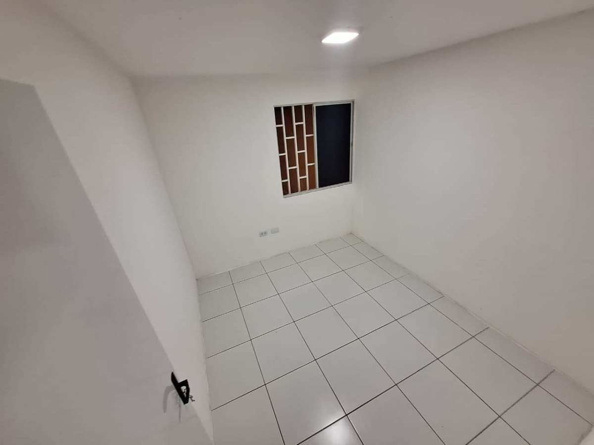 Casa à venda com 3 quartos - ,