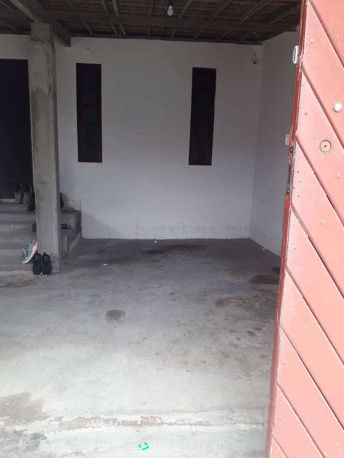 Casa à venda com 3 quartos - ,