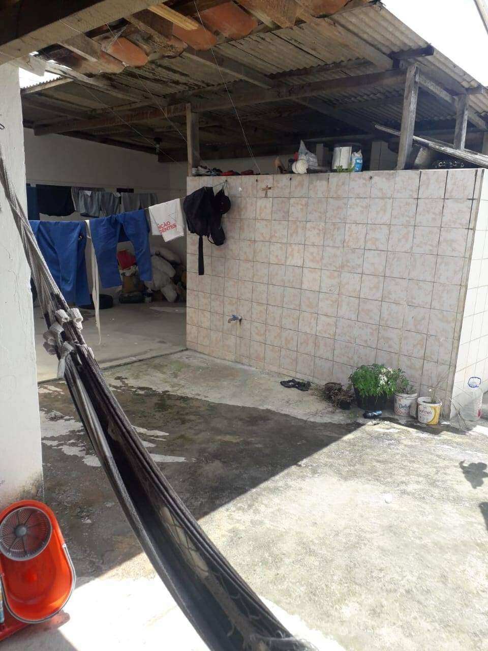 Casa à venda com 3 quartos - ,