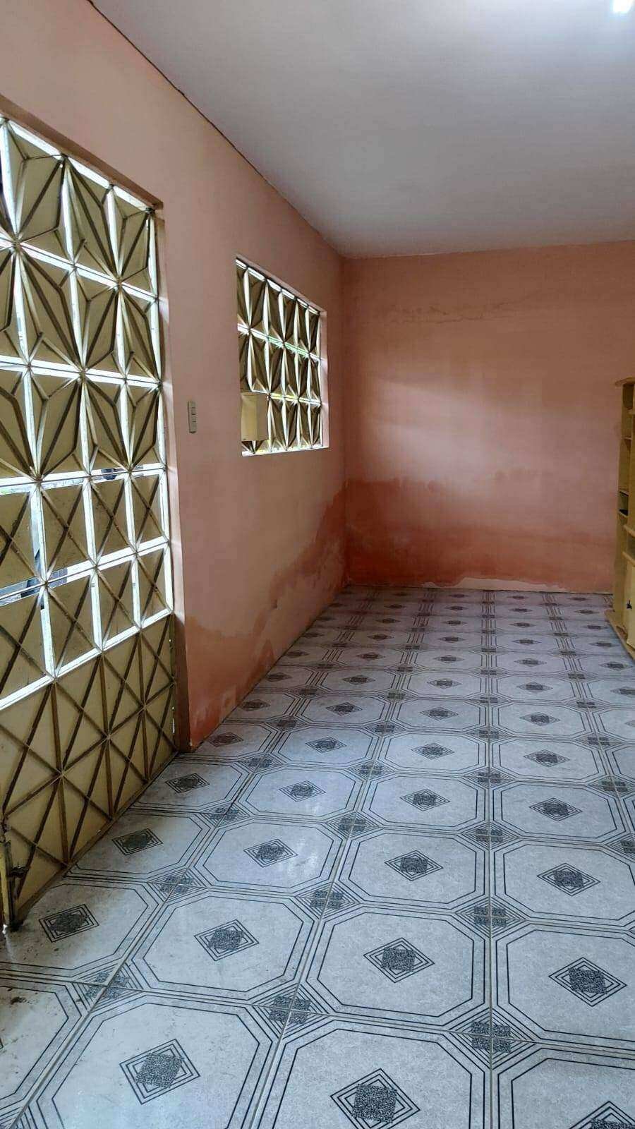 Casa à venda com 3 quartos - ,