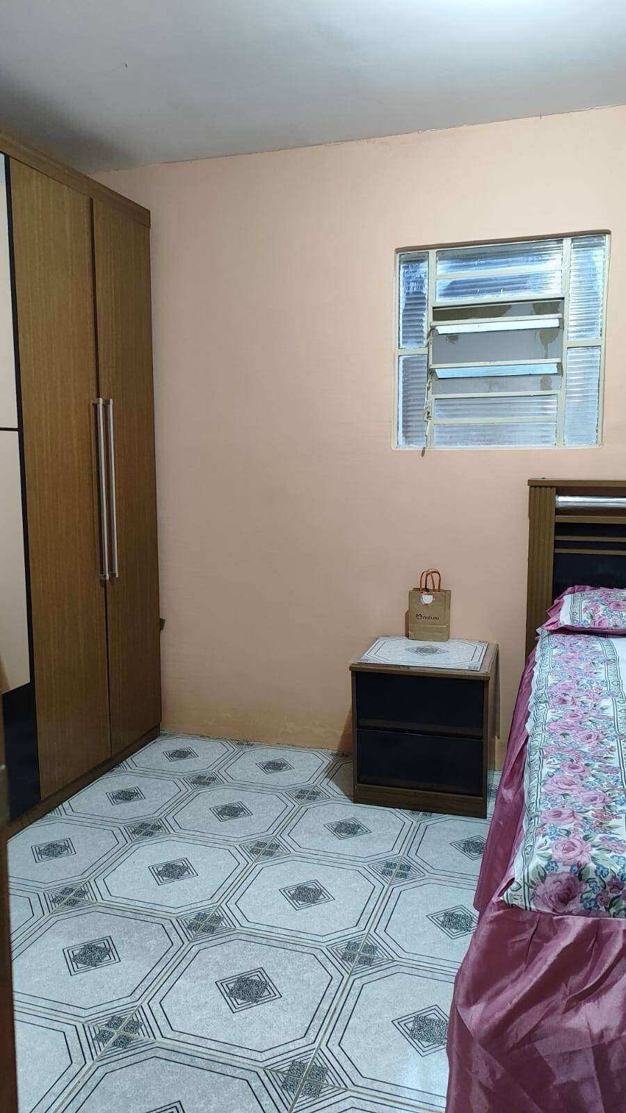 Casa à venda com 3 quartos - ,