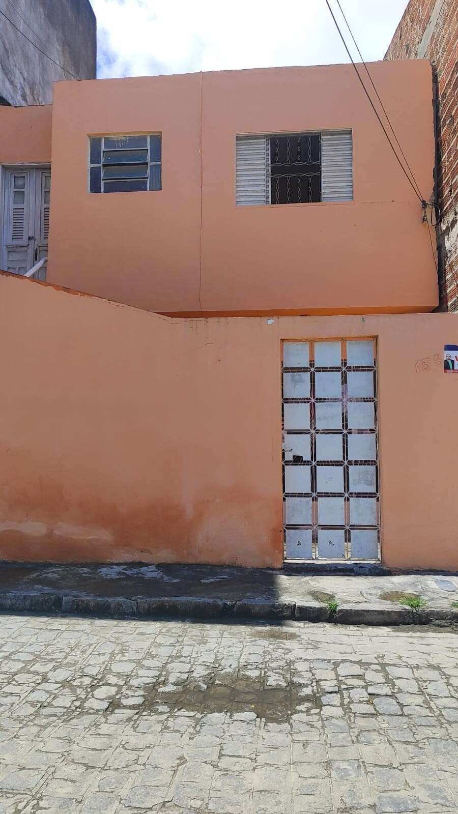 Casa à venda com 6 quartos - ,