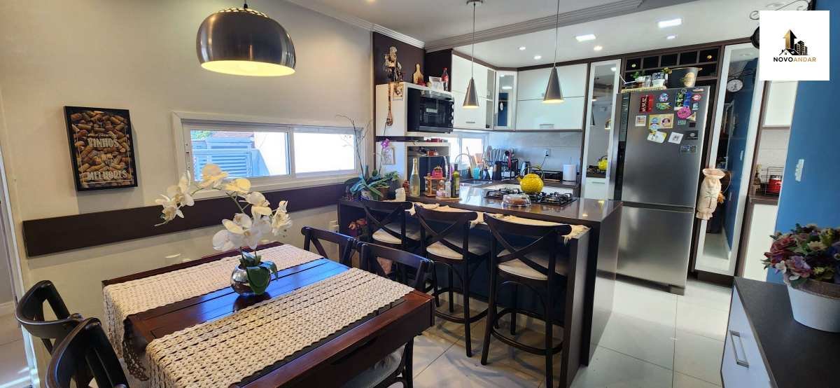  - Linda Casa com Suíte – Reformada, Semi Mobiliada e Bem Localizada na Zona Norte de Porto Alegre