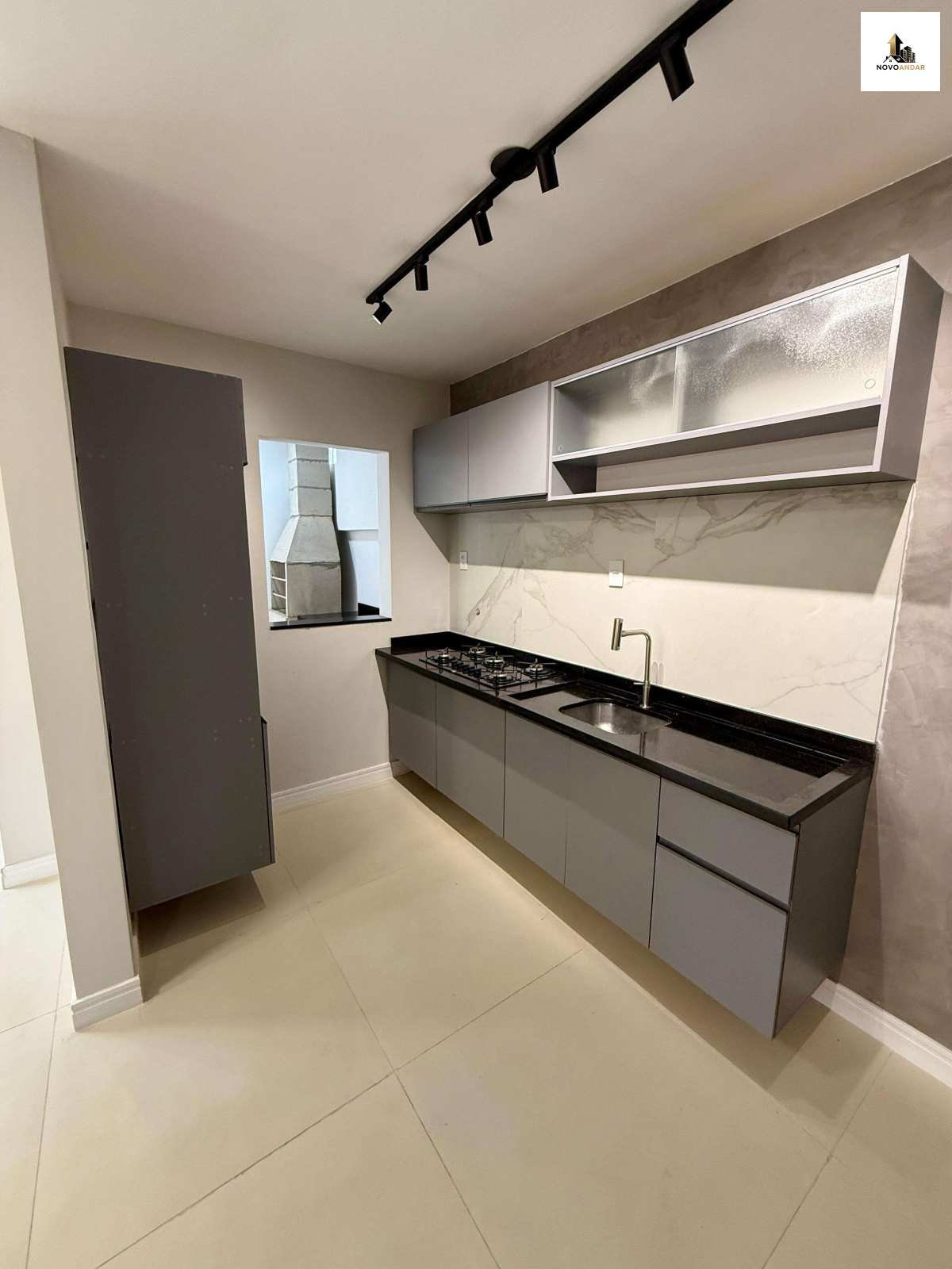  - Excelente Casa Reformada em Condomínio Fechado com Infraestrutura Completa – Canoas