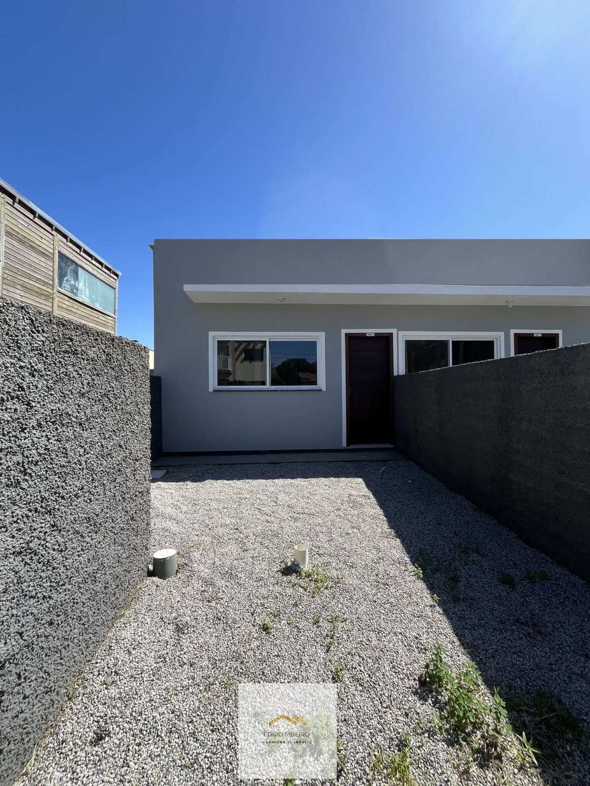 Casa geminada à venda com 2 quartos, 55m² - ,