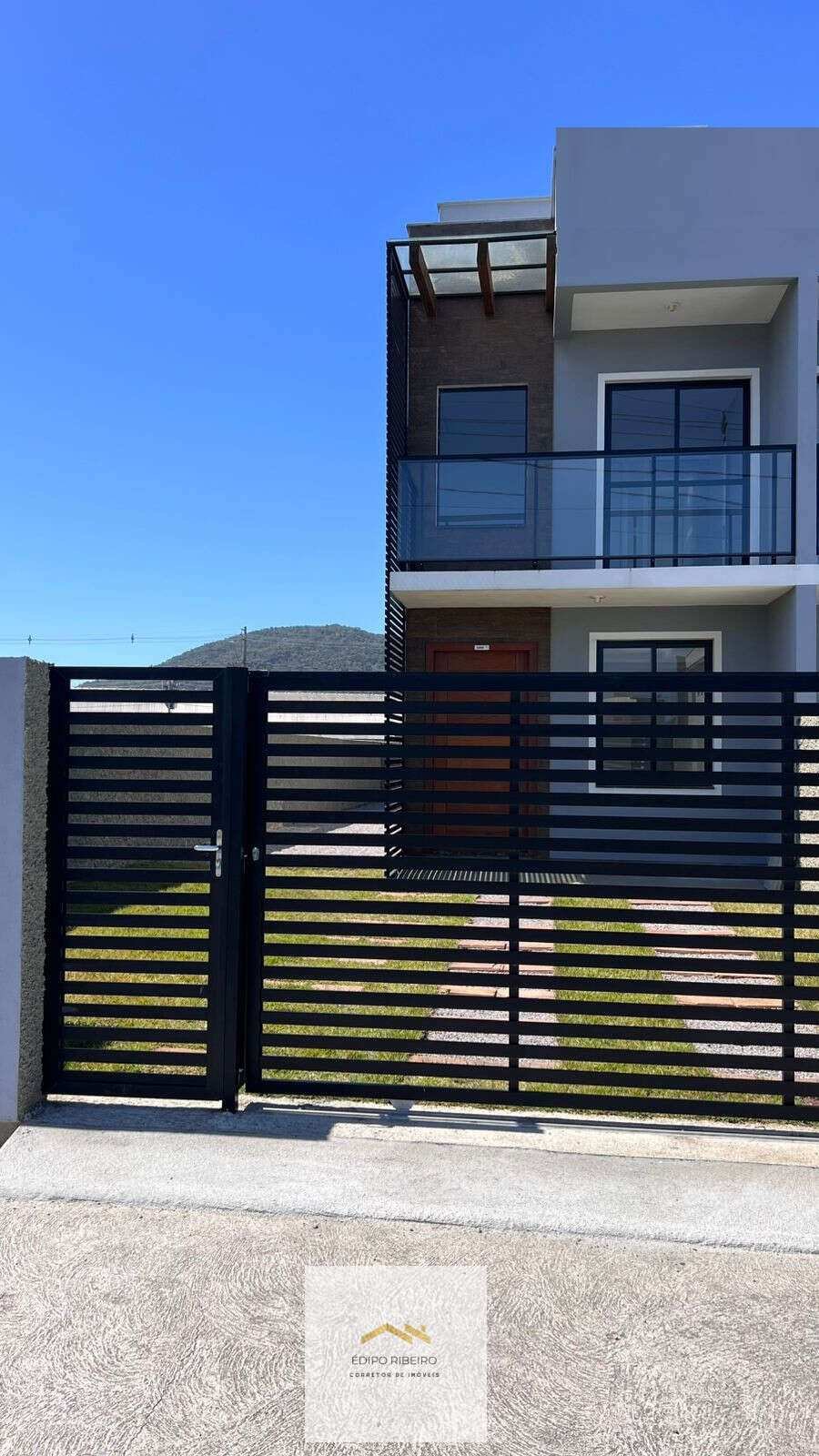 Sobrado à venda com 2 quartos, 83,21m² - ,