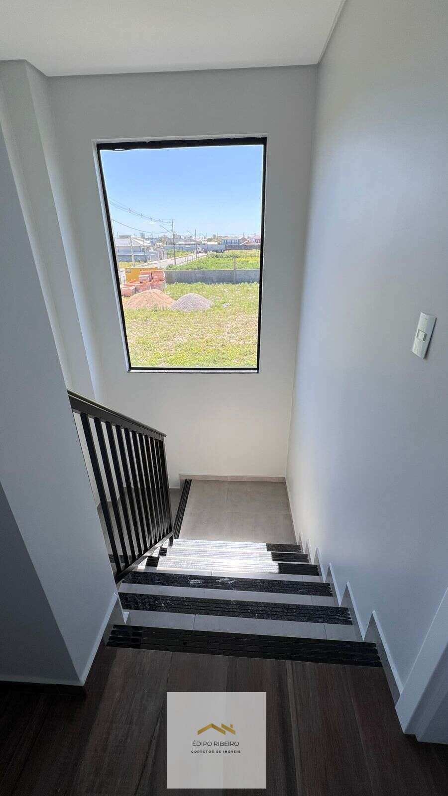 Sobrado à venda com 2 quartos, 83,21m² - ,