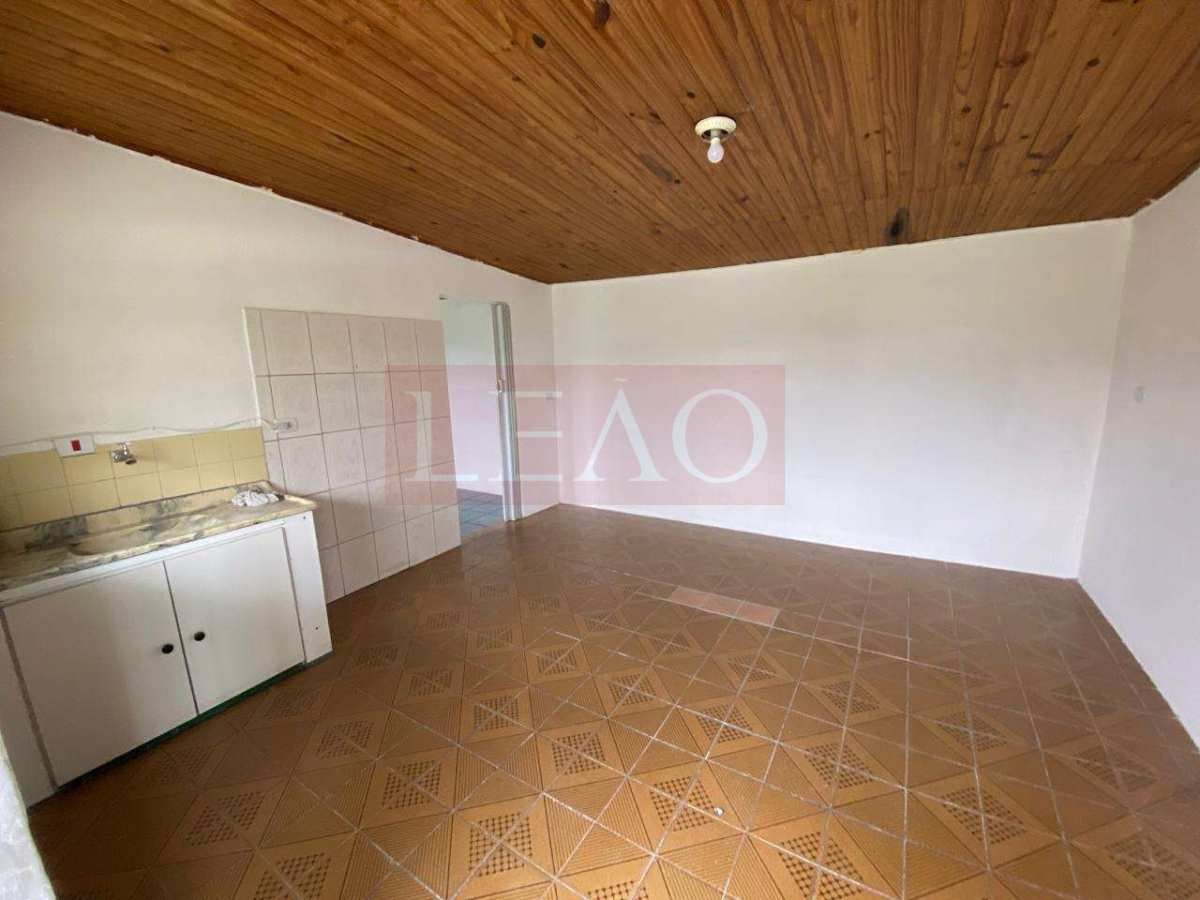 Aluga-se casa com 2 cômodos na Vila Progresso – Zona Leste - Leão Serviços Imobiliários