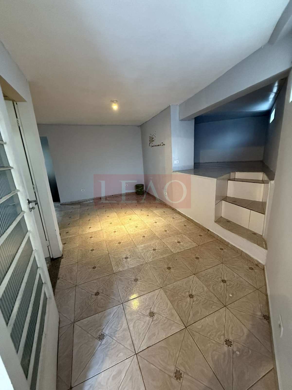 Casa para Alugar na Viela Altair – Zona Leste - Leão Serviços Imobiliários