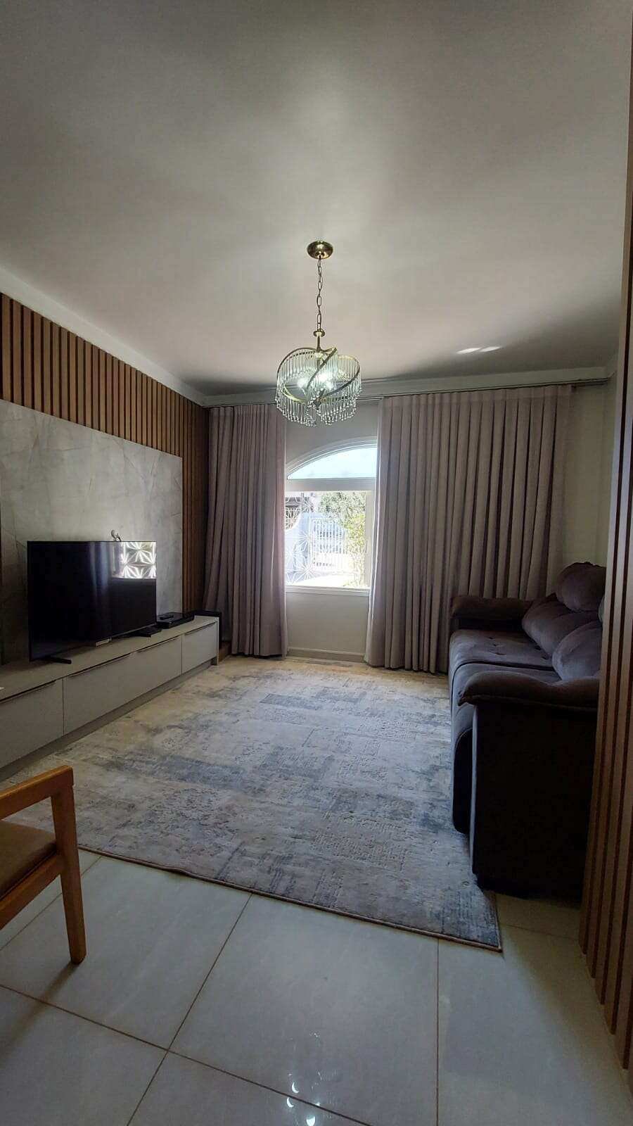 Casa à venda, com 5 quartos, 137,57m² - Mariussi Imóveis