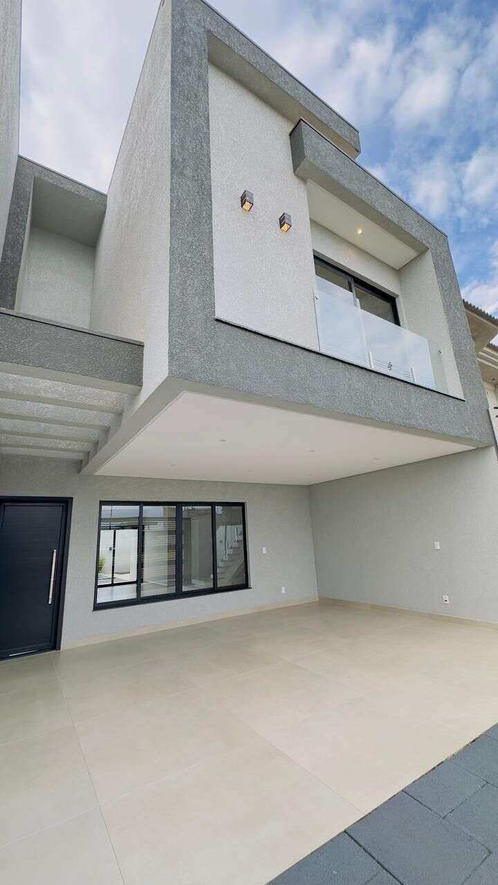 Sobrado à venda, com 3 quartos, 144,78m² - Mariussi Imóveis