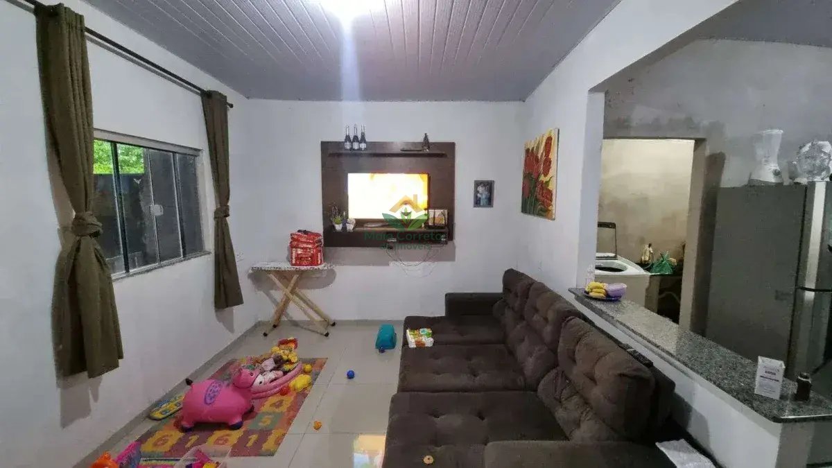 Casa à venda com 2 quartos, 70m² - Foto 4