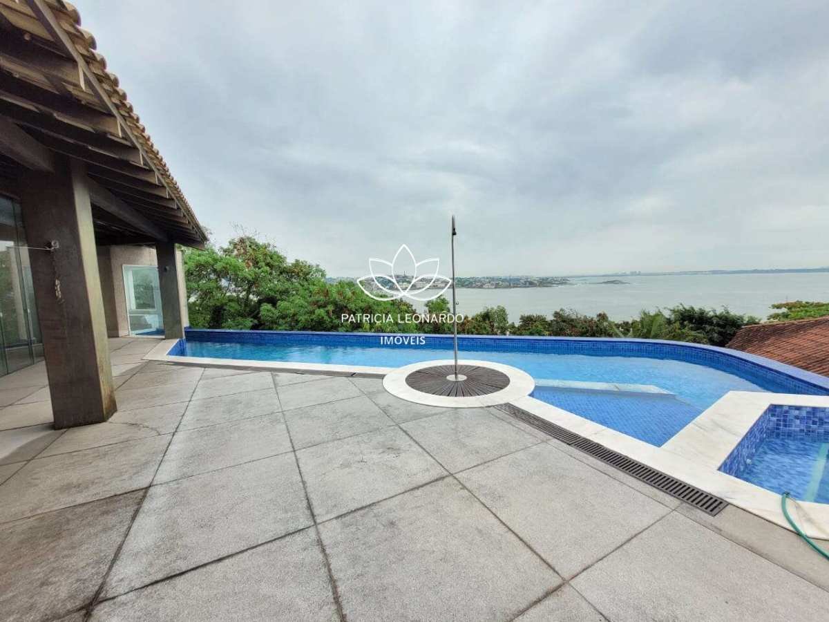 Casa à venda com 4 quartos, 421,77m² - Praia da Costa,Vila Velha