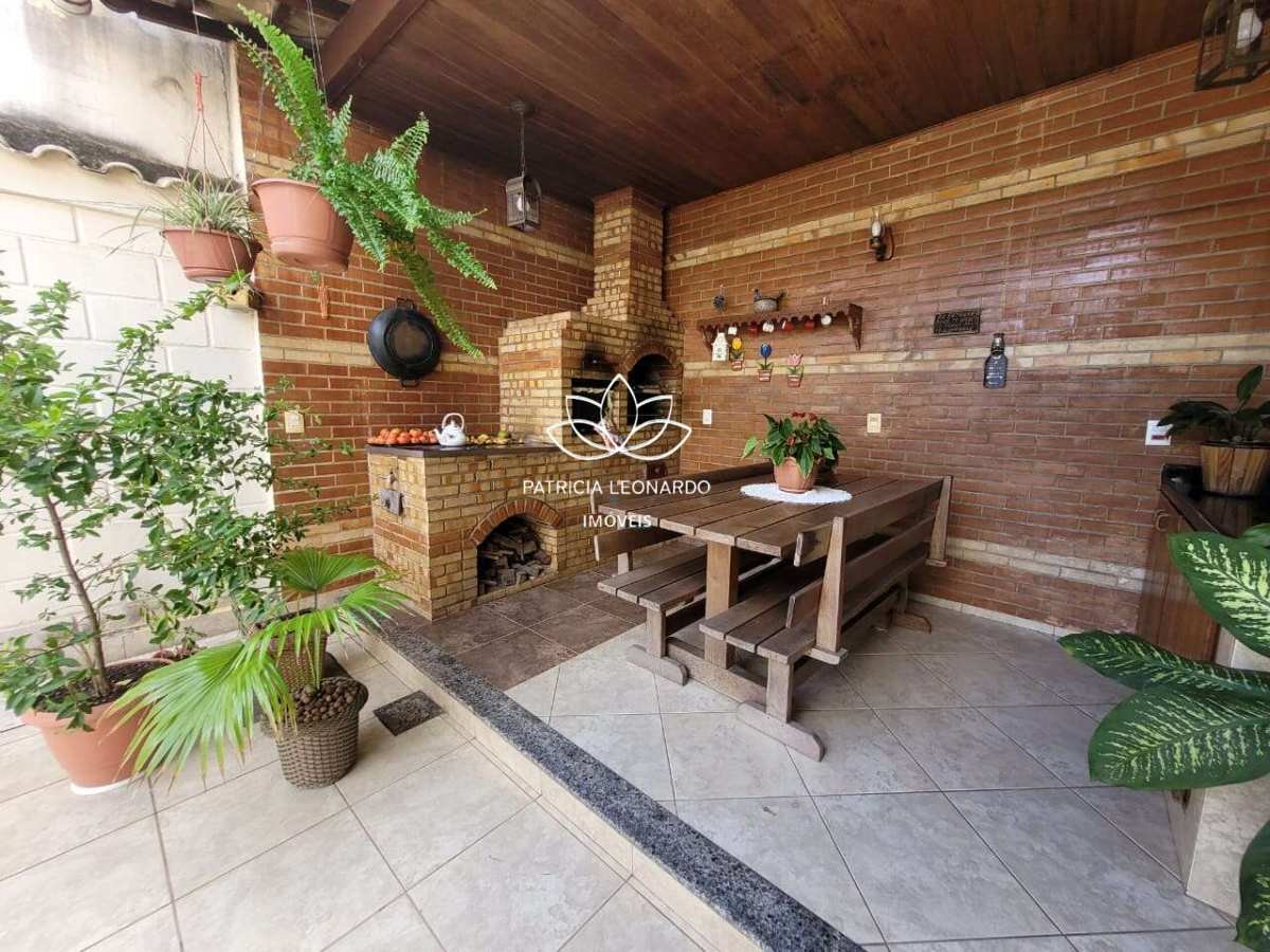  - Ampla casa com 5 quartos , 3 vagas de garagem à venda em  Araças em Vila Velha