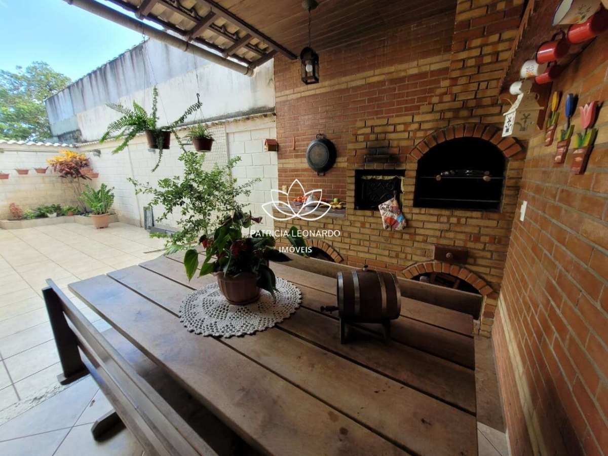 Casa à venda com 5 quartos, 250,00m² - Araçás,Vila Velha