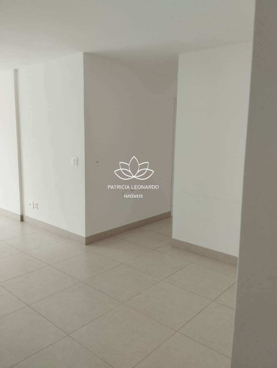  - Excelente apartamento com 3 quartos à venda na Praia da Costa, no Parque das Castanheiras com duas vagas de garagem