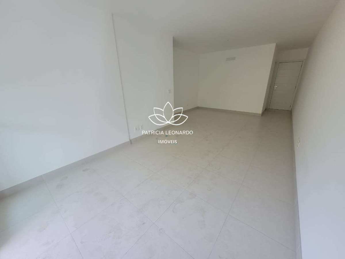  - Excelente  apartamento com 3 quartos à venda na Praia da Costa,  no Parque das Castanheiras com duas vagas de garagem