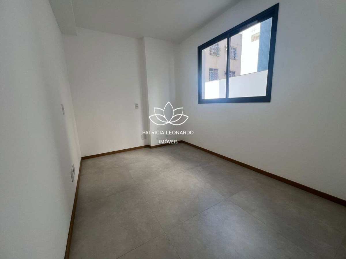  - Excelente apartamento garden à venda em Vitória, na quadra do mar da Praia de Camburi, com 3 quartos, uma suíte  e 2  vagas de garagem