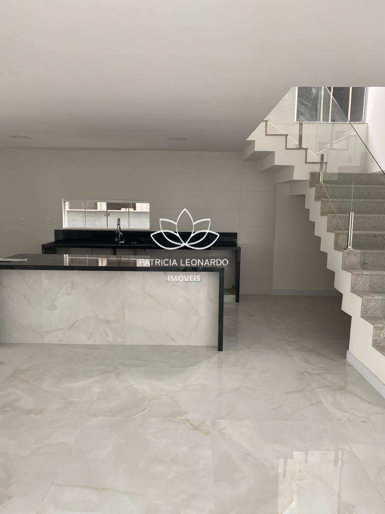  - Maravilhosa casa duplex  à venda em Condomínio Fechado com 380 m2 sendo 4 quartos todos suíte e 4 vagas de garagem