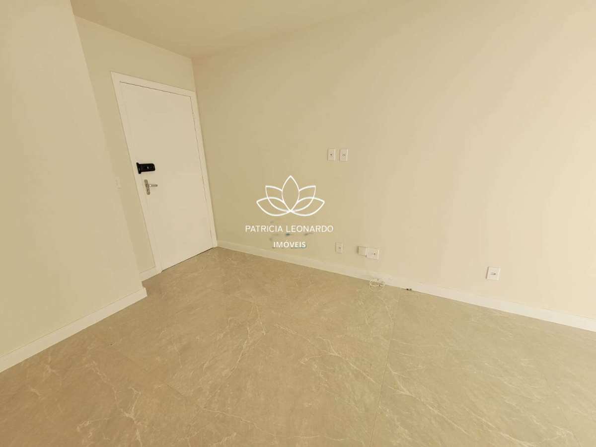  - Maravilhoso  apartamento à venda em Itapuã,  com 1 quarto , 1 vaga de garagem coberta