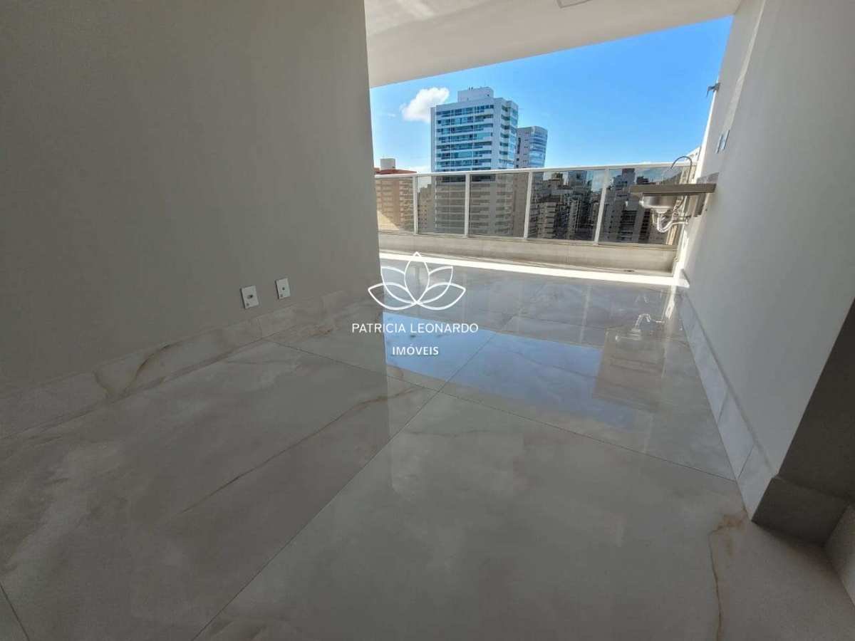  - Maravilhoso apartamento, 3 suítes à venda em Itapuã, com duas vagas de garagem.