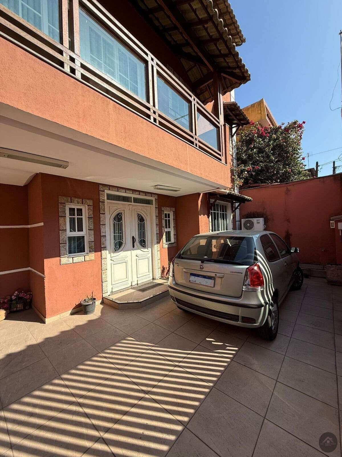 Casa à venda em Mesquita, com 5 quartos