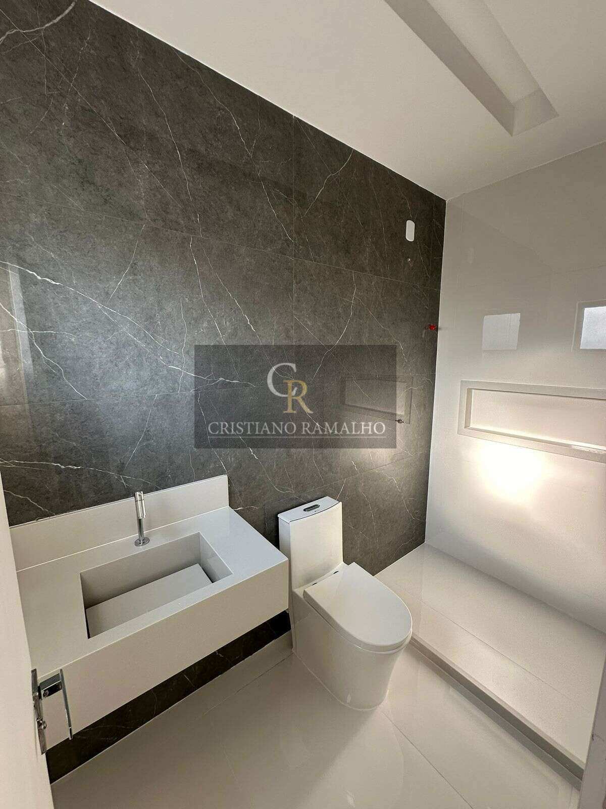  - Casa em Condomínio Fechado com estrutura de lazer completa