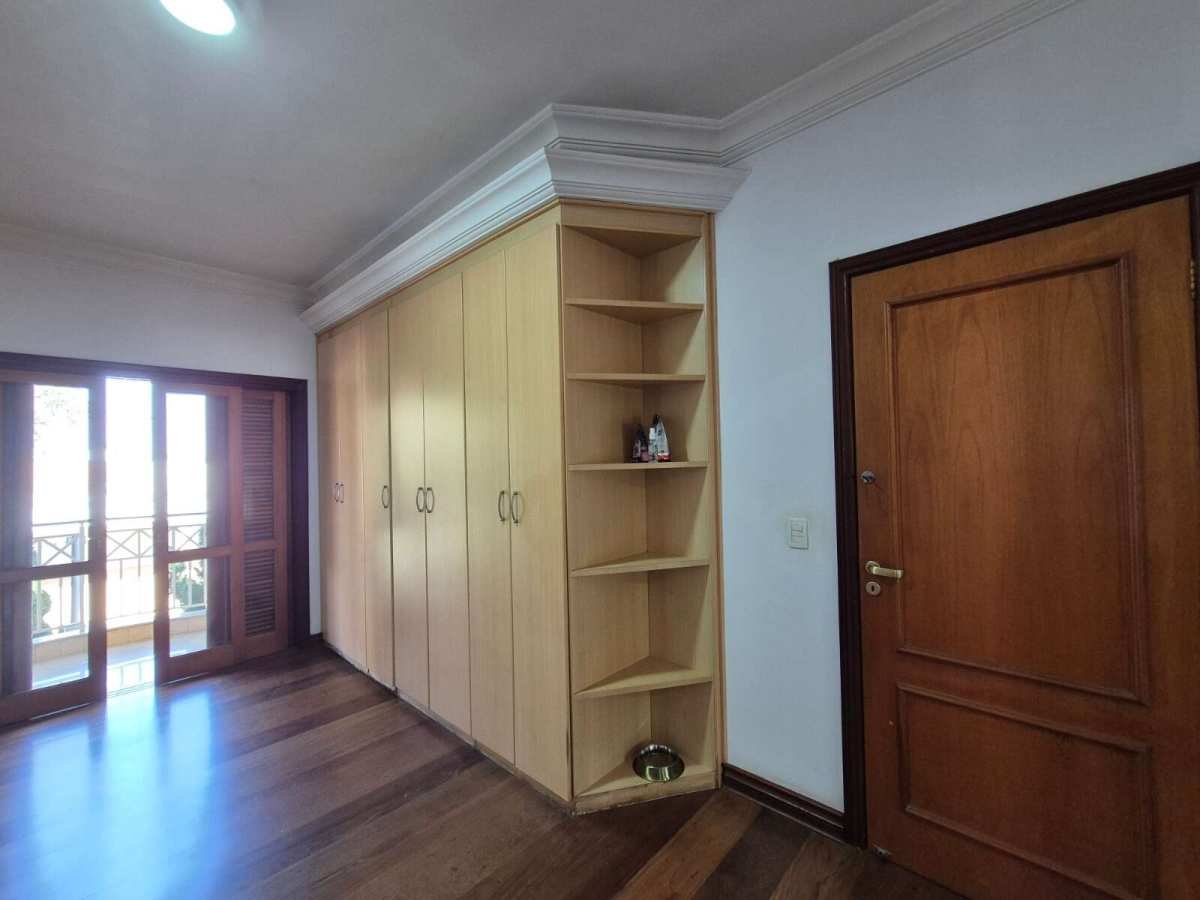  - Casa a venda no Condomínio Angelo Vial