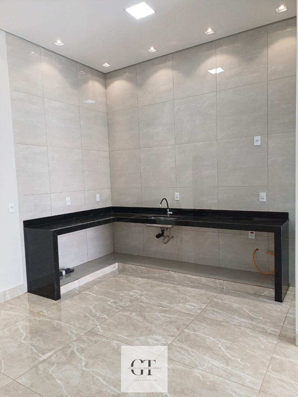 Casa à venda com 3 quartos, 100m² - Esplanada Primo Meneghetti I,Franca