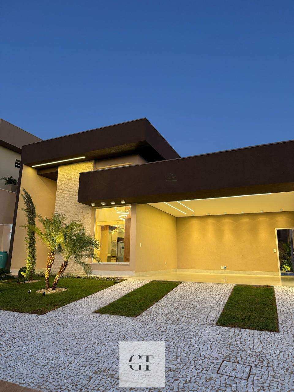 Casa à venda com 3 quartos, 216m² - Parque Universitário,Franca