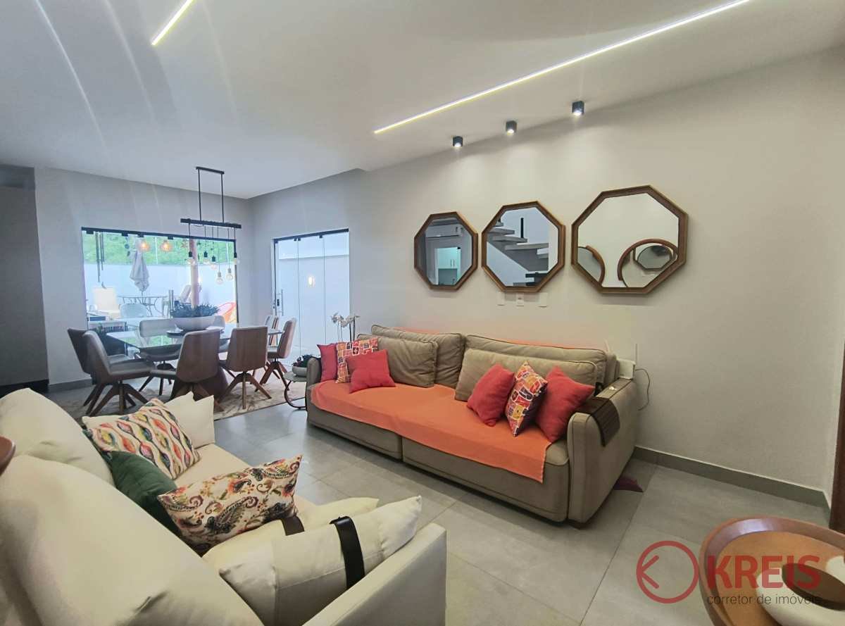  - Casa 4 quartos recém-construído em condomínio - próximo ao shopping Busca Vida!