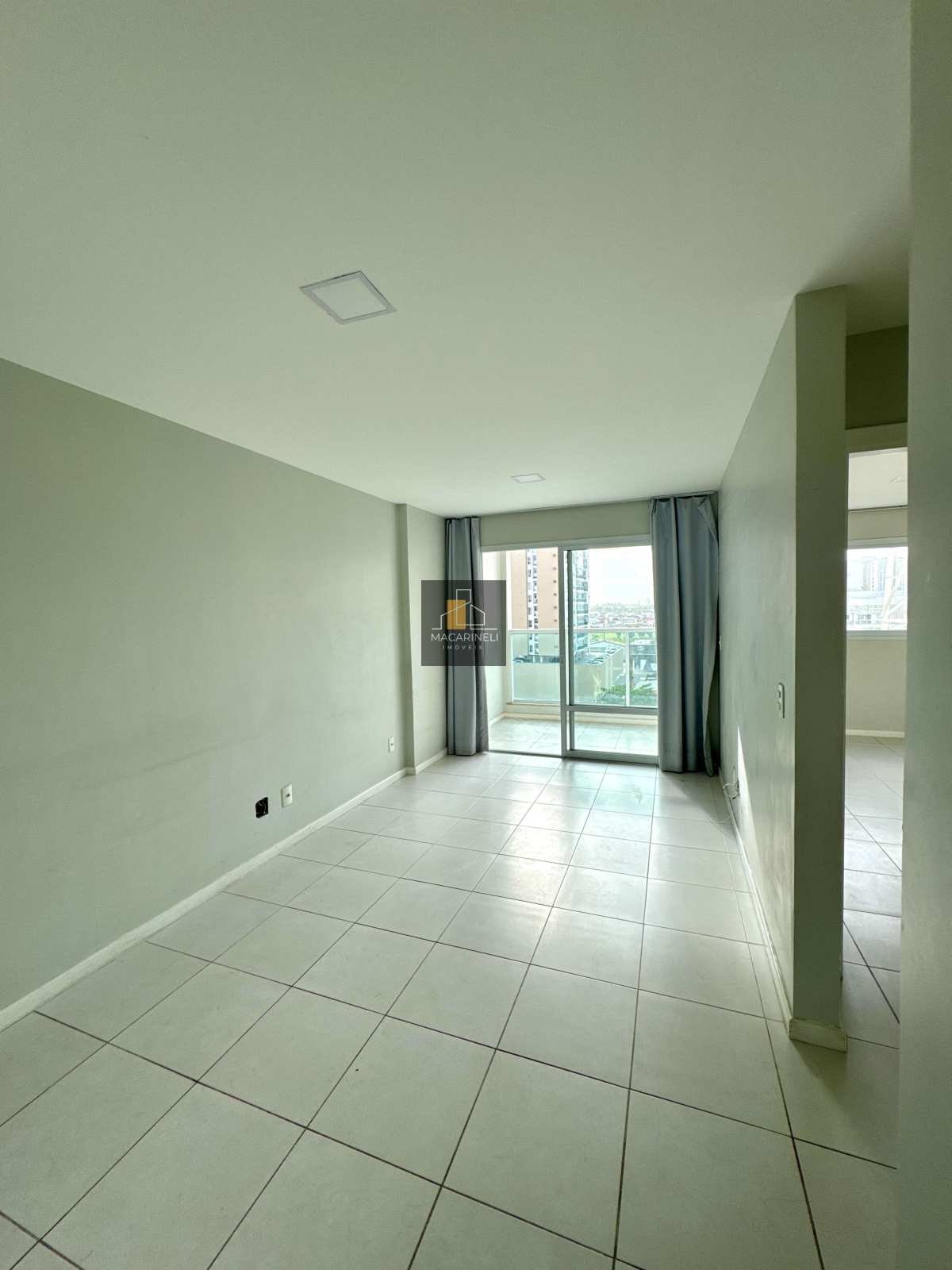 Apartamento à venda, no Ed. Fellini em Vila Velha, Praia de Itaparica, com 2 quartos, 55m² - Macarineli Imóveis