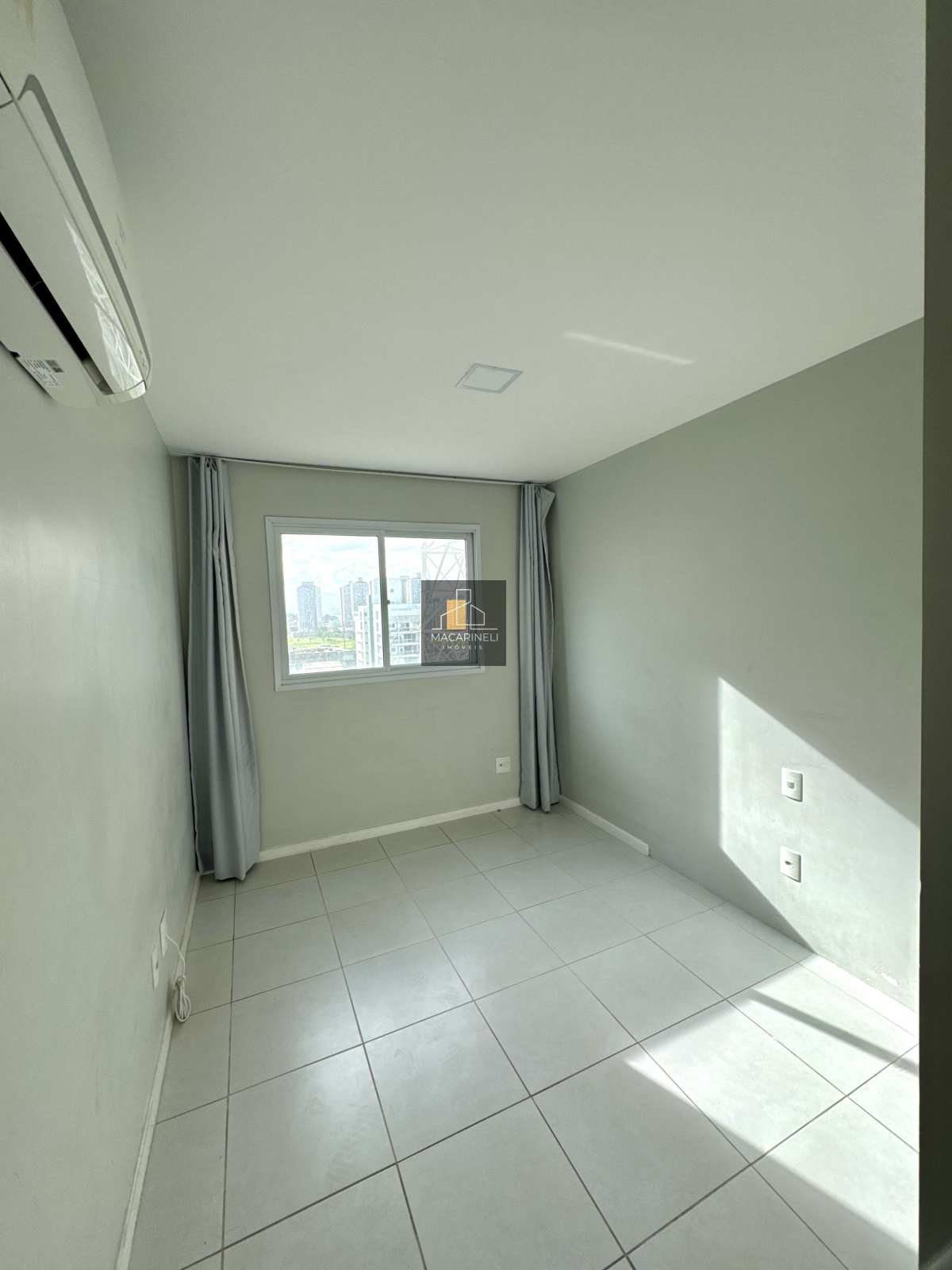 Apartamento à venda, no Ed. Fellini em Vila Velha, Praia de Itaparica, com 2 quartos, 55m² - Macarineli Imóveis